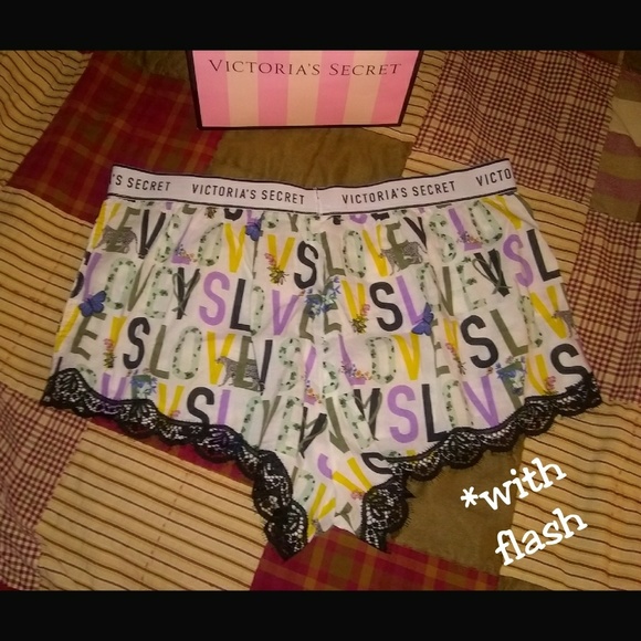 NEW VICTORIA'S SECRET LOGO SLEEP SHORTS - Picture 6 of 8